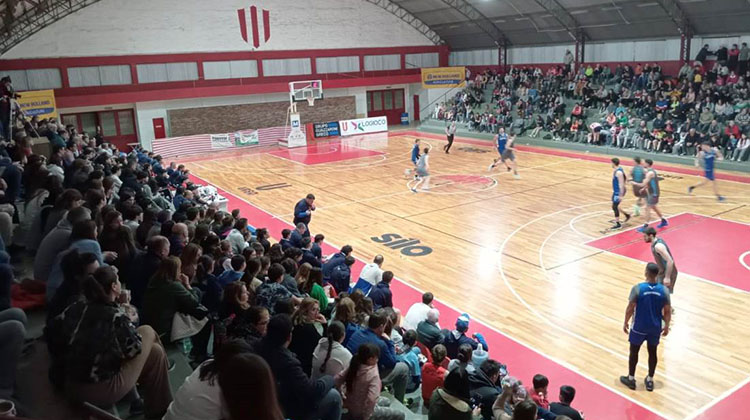 ​El b&aacute;squetbol profesional fue una fiesta