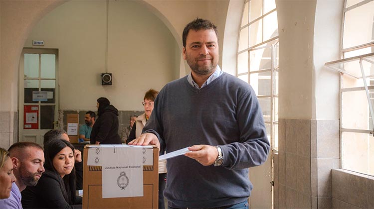 ​Vot&oacute; el intendente Barroso