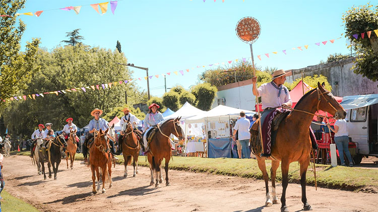 Naón celebró una nueva Fiesta del choripán y la bondiola asada