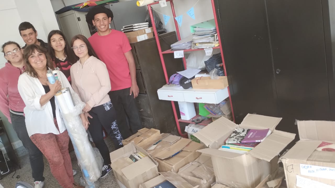​Entrega de material literario a bibliotecas del distrito