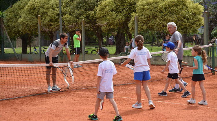 ​Mariano Navone brind&oacute; una cl&iacute;nica de tenis