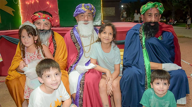 ​Con gran acompa&ntilde;amiento se realiz&oacute; la Caminata con los Reyes Magos