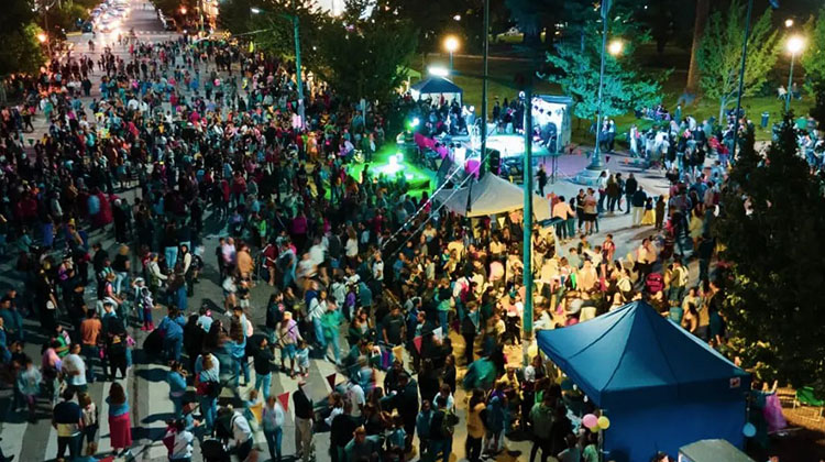 ​Una multitud acompa&ntilde;&oacute; el desarrollo de los carnavales