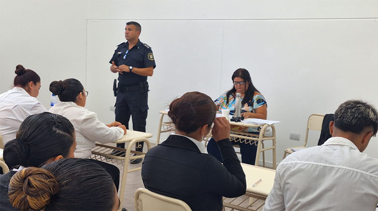 ​Aspirantes a polic&iacute;a bonaerense