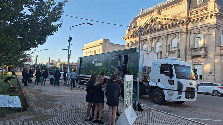 Lleg&oacute; a nuestra ciudad el cami&oacute;n &ldquo;Larti Innova&rdquo;