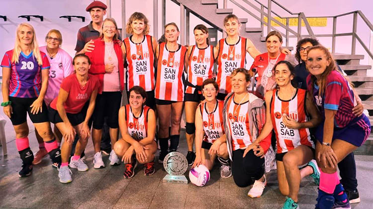Newcom: Las jugadoras de Atl&eacute;tico se consagraron campeonas en Berisso