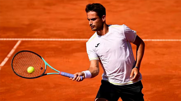 ​Navone avanza en el Sardegna Open