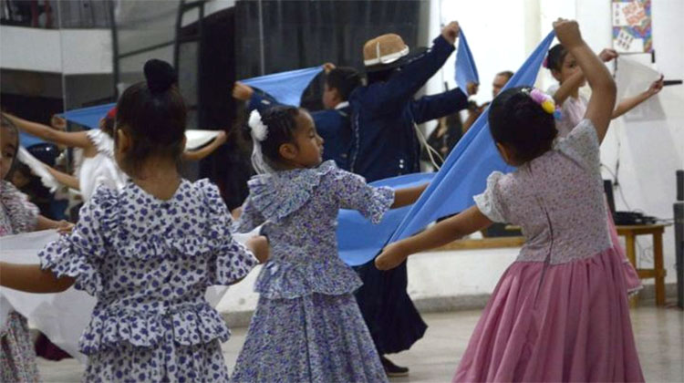 Celebraci&oacute;n de Nuestras Ra&iacute;ces