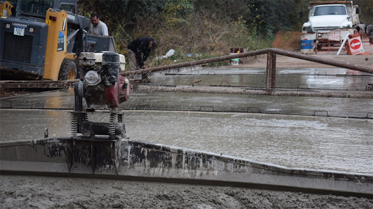 ​Avances en la pavimentaci&oacute;n de calle Schweitzer