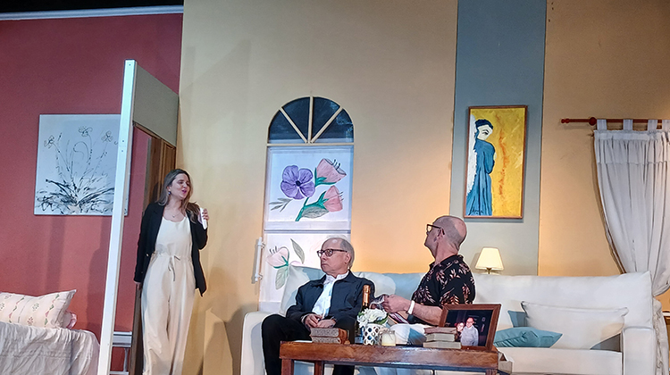 Sensacional  Avant Premiere de &iquest;Qui&eacute;n  es quien? ​del Grupo de Teatro de C&aacute;ritas 