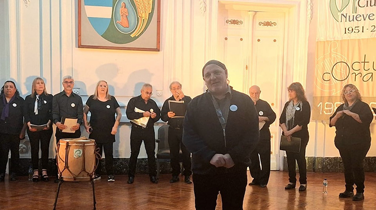 Cierra Octubre Coral