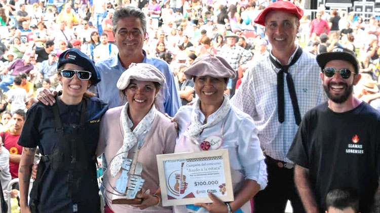 Lobos: Dos asadoras de 9 de Julio ganaron el Concurso del Asado a la Estaca