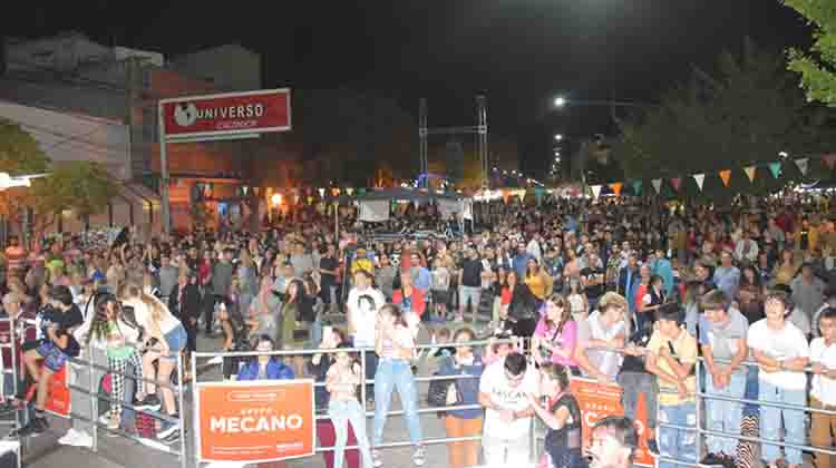 ​M&aacute;s de 30.000 vecinos del distrito disfrutaron de 9 eventos masivos