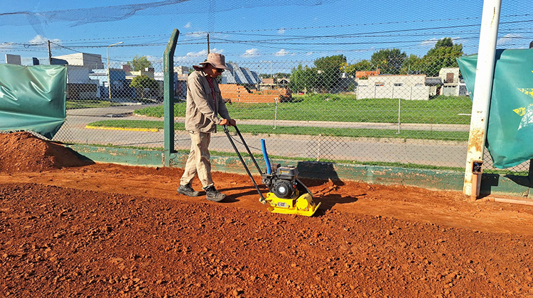 ​San Mart&iacute;n: mejoras en las canchas de tenis