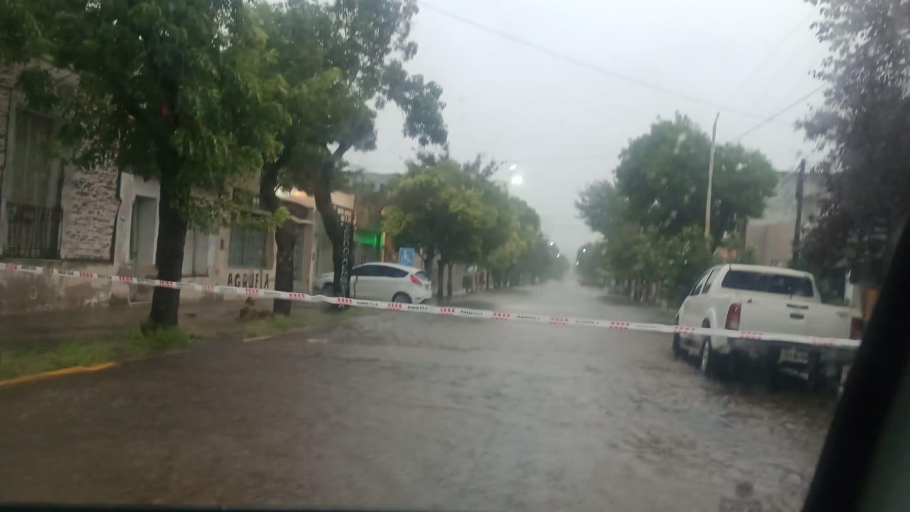 ​Sigue el monitoreo de desag&uuml;es y cortes de calles anegadas