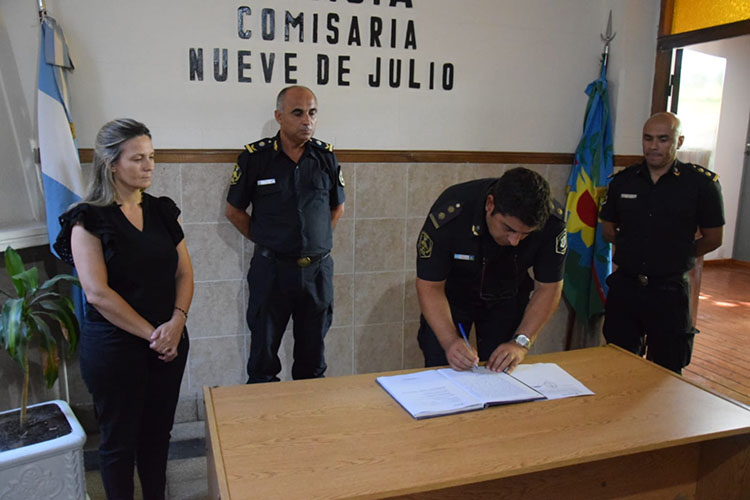 Gentile puso en funciones al nuevo jefe de Estaci&oacute;n de Polic&iacute;a Comunal