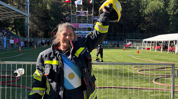 Marianela González participa de los desafíos bomberiles en Chile