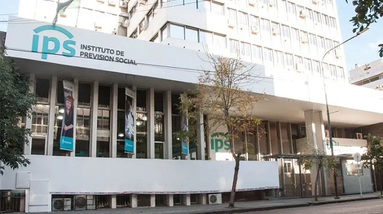 El IPS paga haberes de  mayo