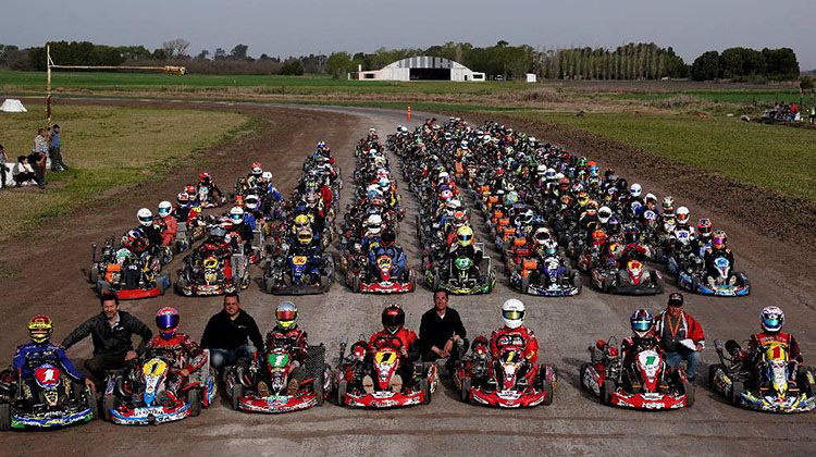 El Automoto Club Nuevejuliense sigue acelerando 