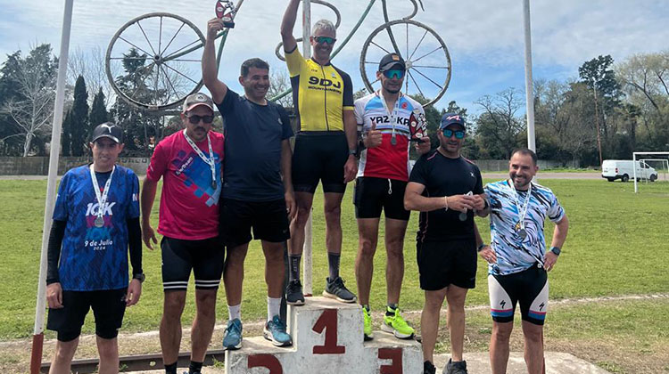 Se realiz&oacute; el Duatl&oacute;n solidario a beneficio de Bomberos