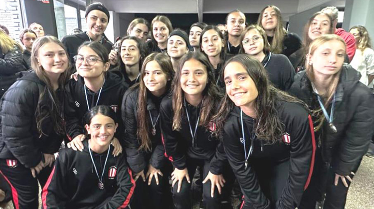  Atlético entre los tres mejores equipos de Hockey de la Provincia