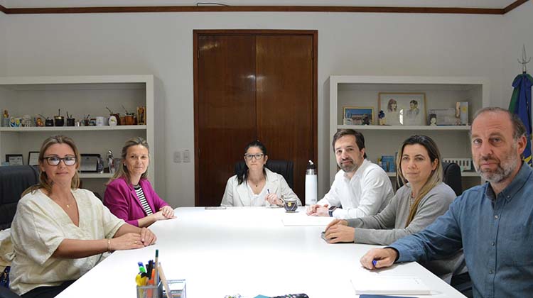 ​La intendente se reuni&oacute; con el ministro de Salud de la provincia