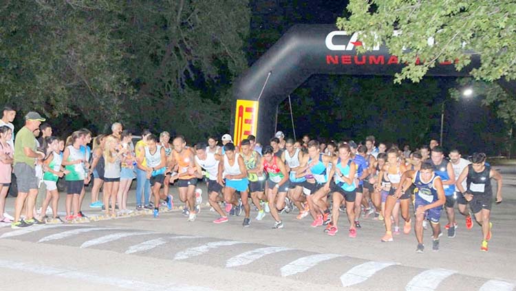 Se corre la carrera nocturna 5K