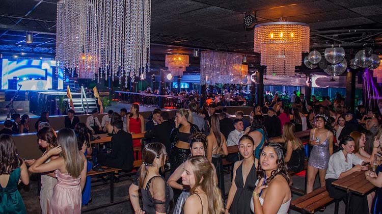 Con el Baile de Egresados se despide la Promo 2025