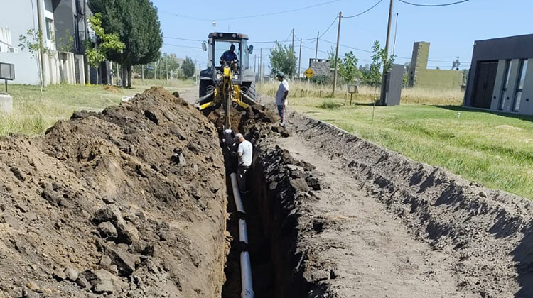 ​Avanza obra de cloacas en calle Alberdi
