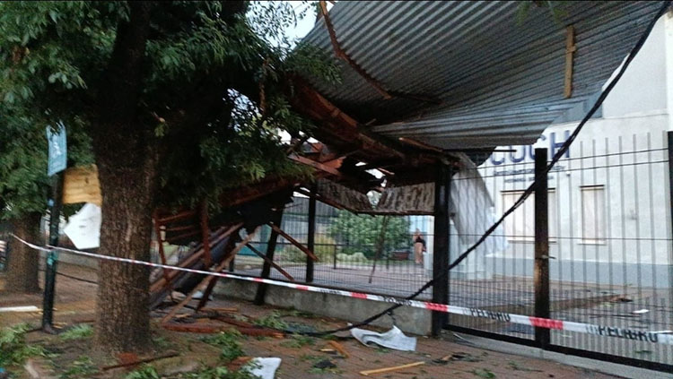 Chivilcoy: violento temporal vol&oacute; techos