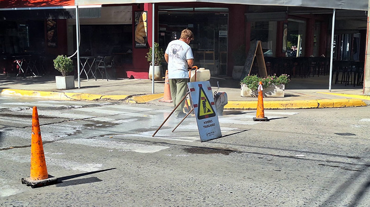 Prosiguen las obras de bacheo en la ciudad