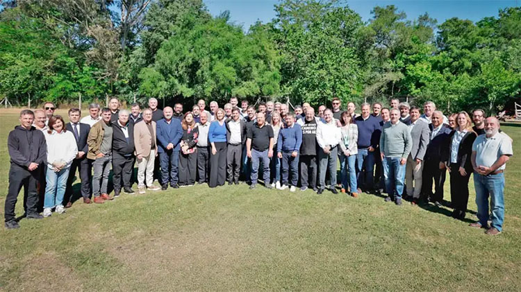 Gentile participar&aacute; de reuni&oacute;n de Kicillof con 135 intendentes 