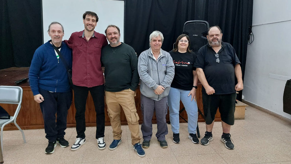 Tom&aacute;s Hough cautiv&oacute; a 9 de Julio con una charla sobre vida extraterrestre