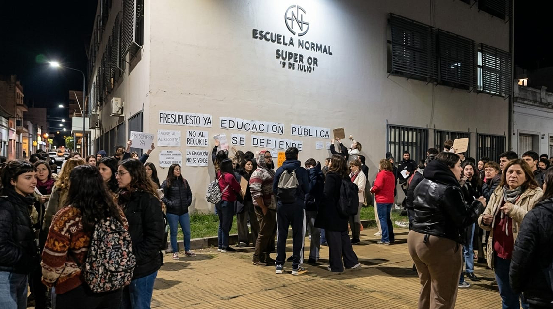 ​Marcha Federal Universitaria: 9 de Julio se plant&oacute; en defensa de la educaci&oacute;n p&uacute;blica.