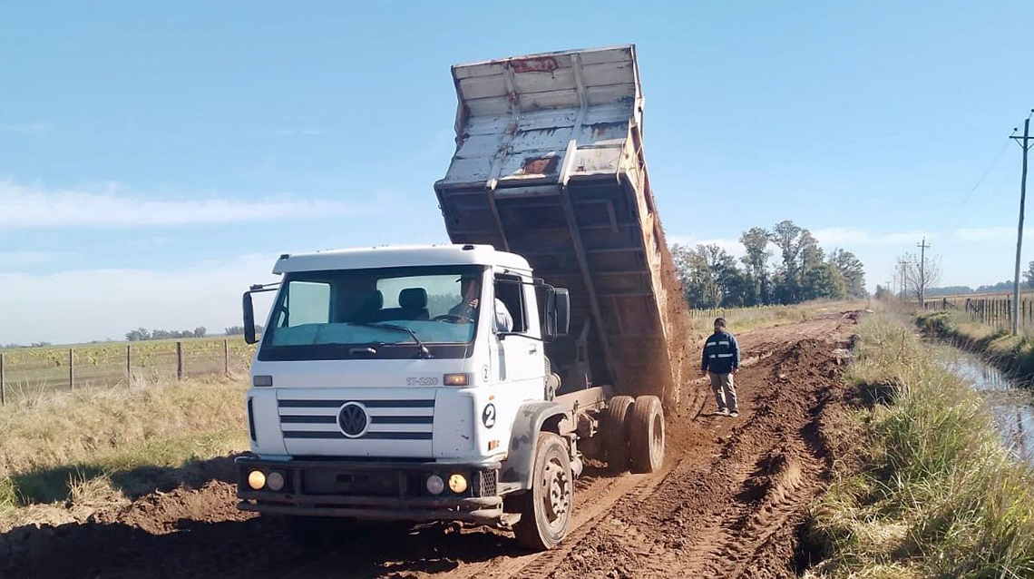 Trabajos de vialidad rural en caminos del distrito