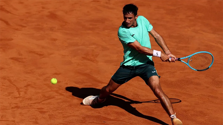​Navone meti&oacute; otro triunfazo en Ginebra y ya est&aacute; en las semifinales del ATP 250