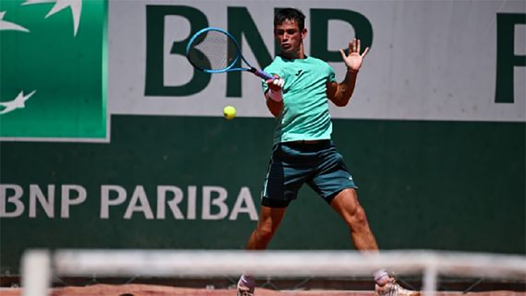 Batalla hist&oacute;rica en Par&iacute;s: Navone cay&oacute; ante Mensik tras casi cinco horas