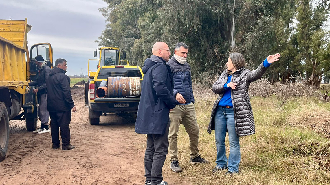 Vialidad rural: avanzan las obras de reconstrucci&oacute;n de caminos en los pueblos del distrito