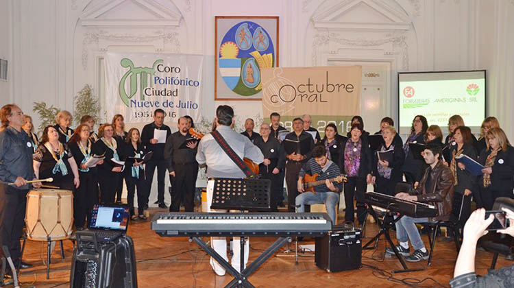 Cerr&oacute; Octubre Coral