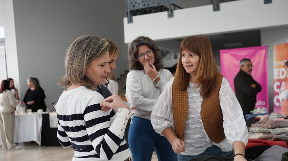 La UP cerr&oacute; el primer cuatrimestre de "Aprendiendo a Emprender" con una muestra de proyectos