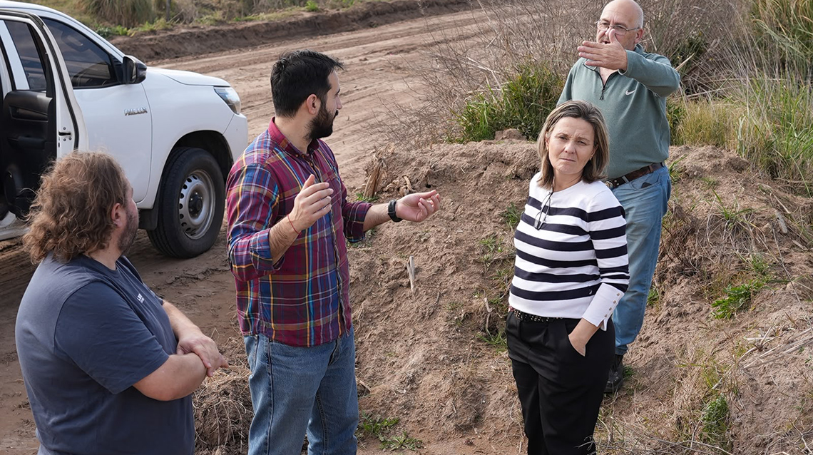 ​Caminos rurales: la provincia recorri&oacute; obras en el distrito con la intendente