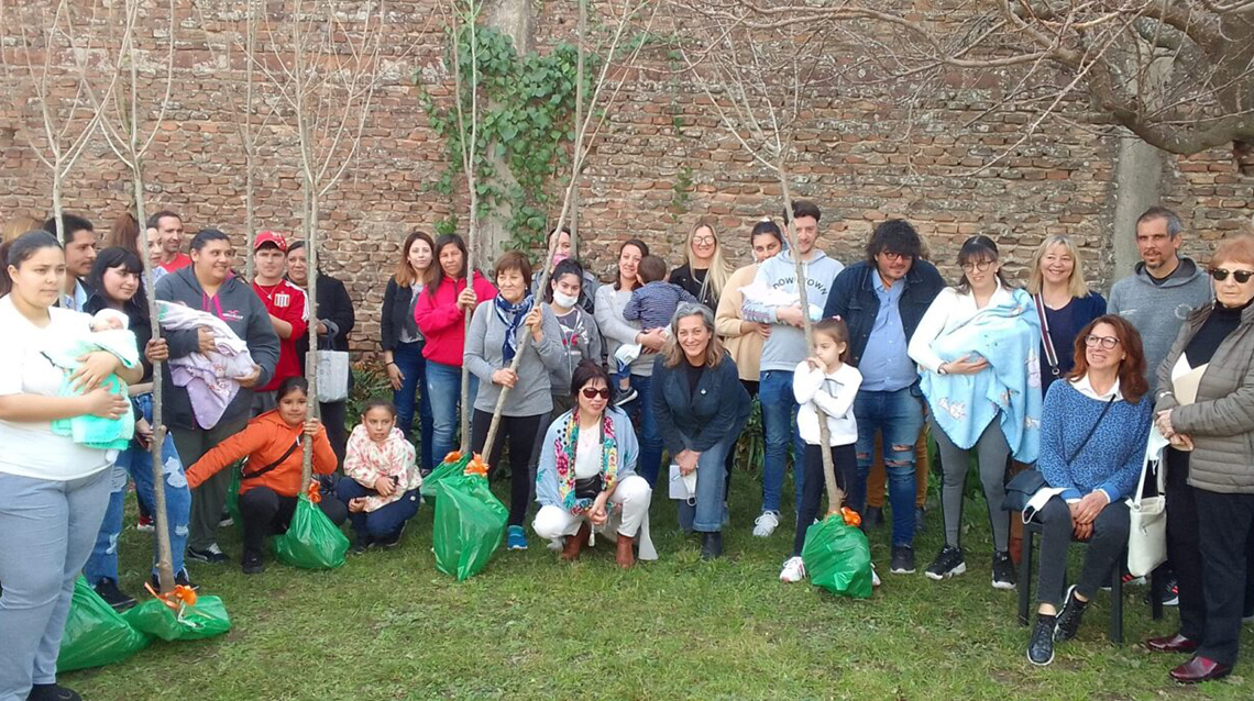 ​Rotary Club 9 de Julio vuelve a entregar &aacute;rboles por cada nacimiento en la ciudad