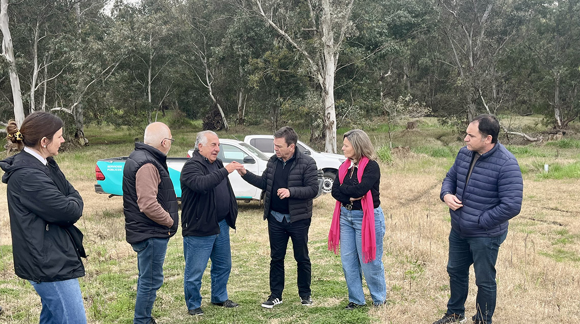 T&eacute;cnicos del CEAMSE recorrieron el relleno sanitario y el basural
