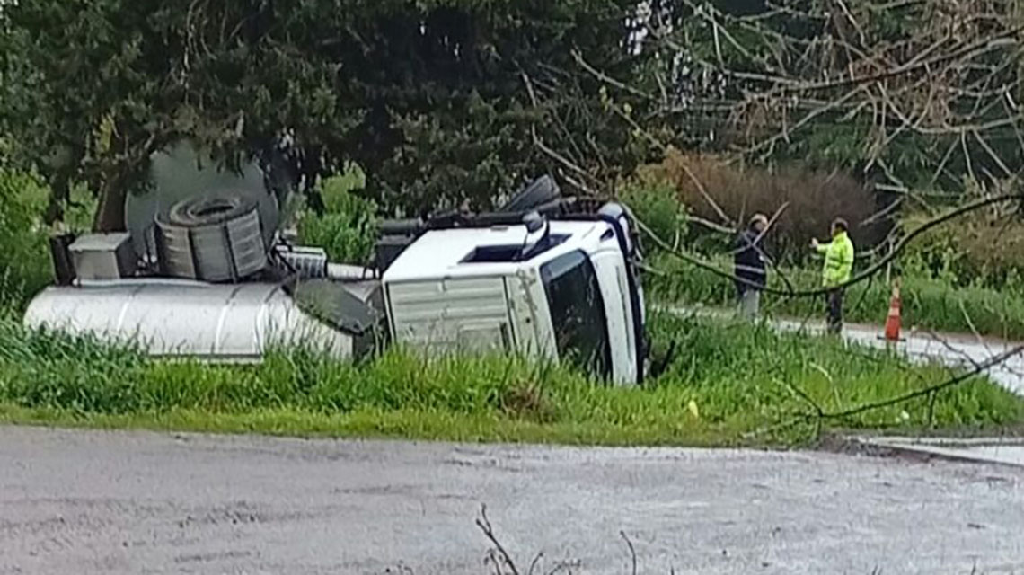 Siniestro vial en la Ruta 5: cami&oacute;n despist&oacute; en 9 de Julio 