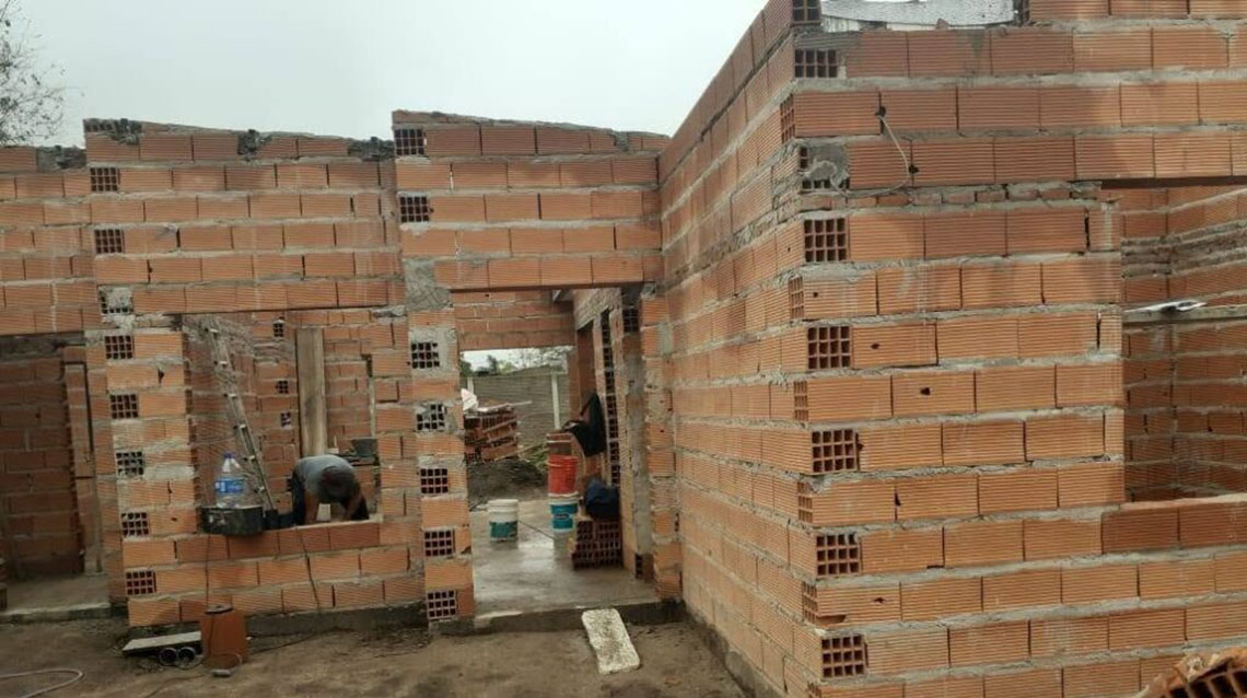 El Club de Leones inici&oacute; la construcci&oacute;n de la vivienda para la Rifa 14