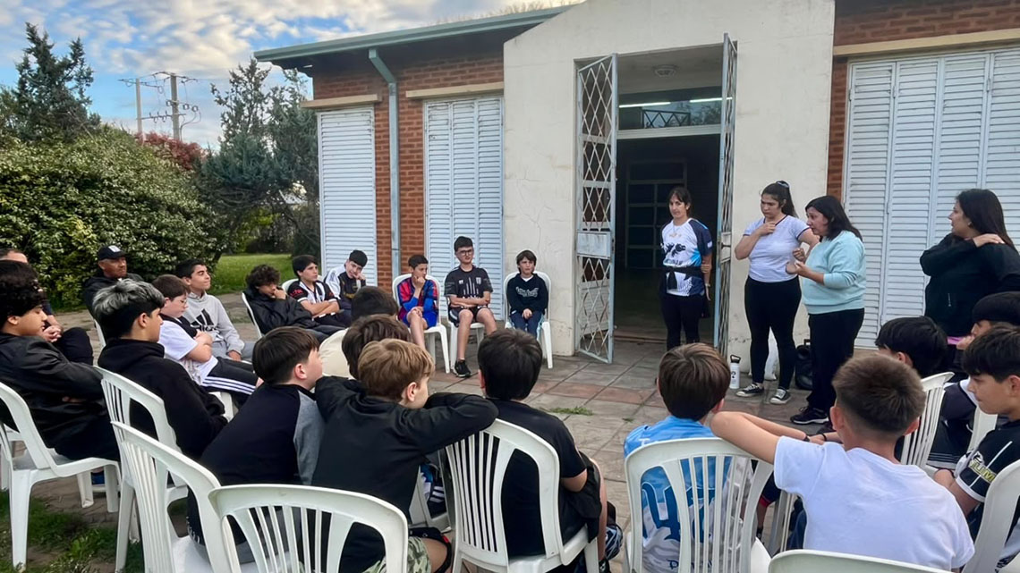 Jornada sobre violencia digital y uso responsable de redes para j&oacute;venes del Club Atl&eacute;tico French