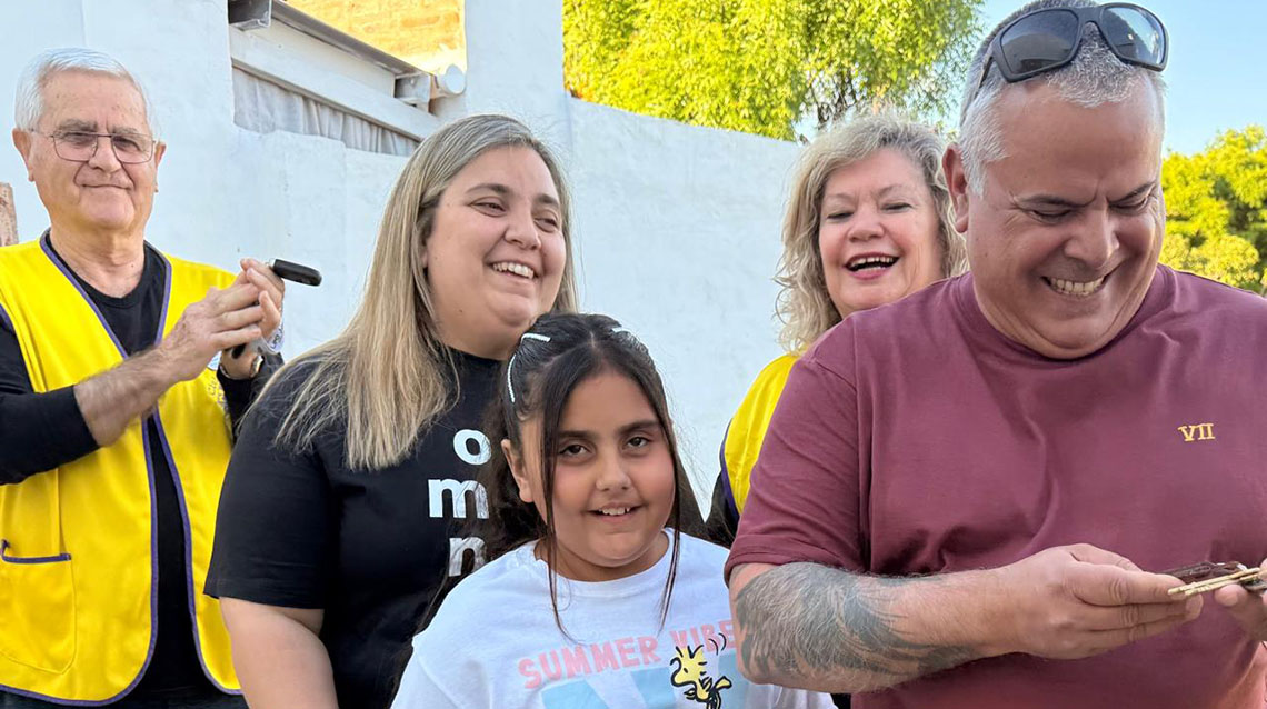 ​El ganador de la casa del Club de Leones recibi&oacute; sus llaves