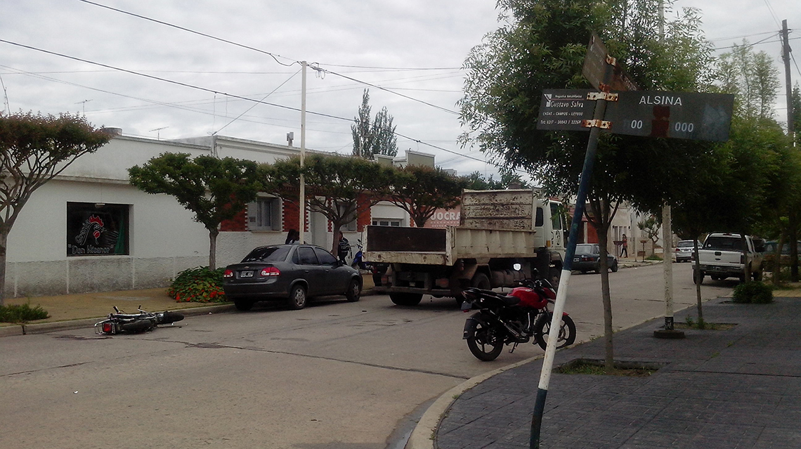Accidente vial en planta urbana