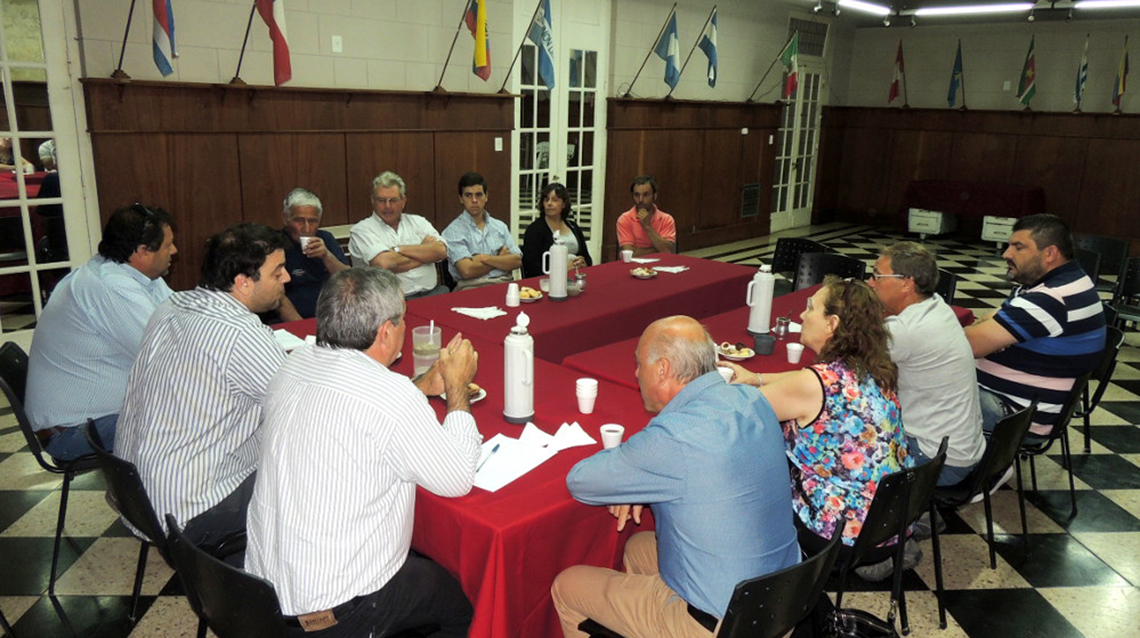 Desayuno con vecinos