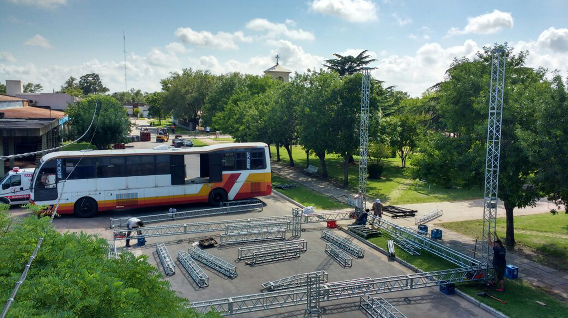 El circo rockero va arm&aacute;ndose